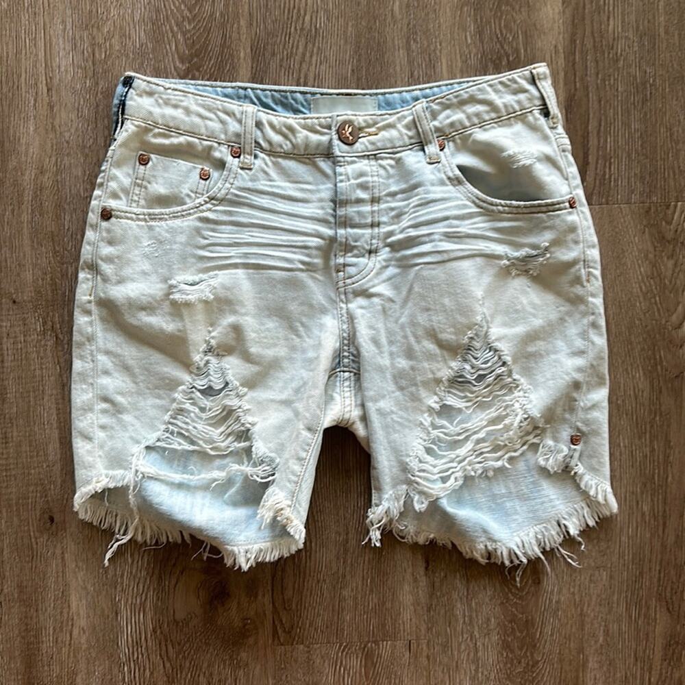 One Teaspoon Stevies Boyfriend Denim Shorts Light Wash Size 26 Distressed Cotton